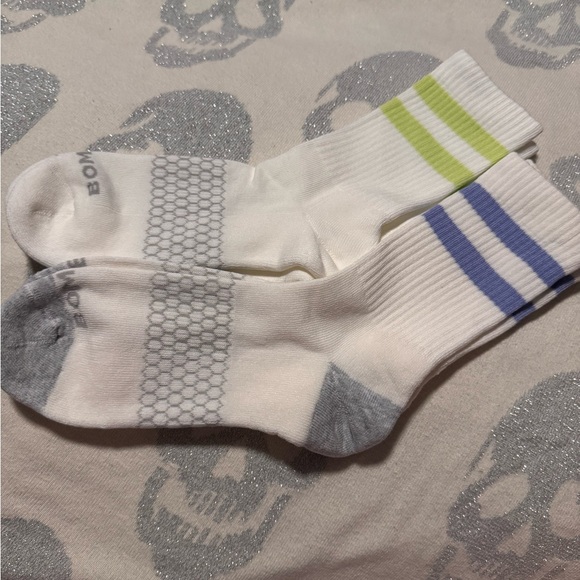 Bombas Accessories - Bombas half crew Socks 2 pairs size large NWOT